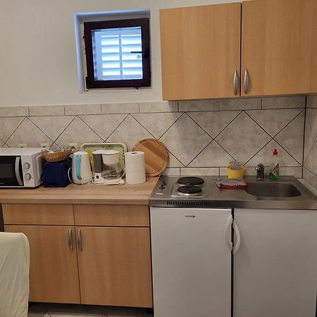 Banjol Rooms Mande מראה חיצוני תמונה